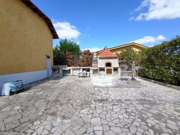 Villino in zona Via Castel del Monte - immagine 15