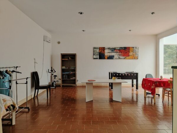Villa immersa nel verde in zona Calendano - immagine 6