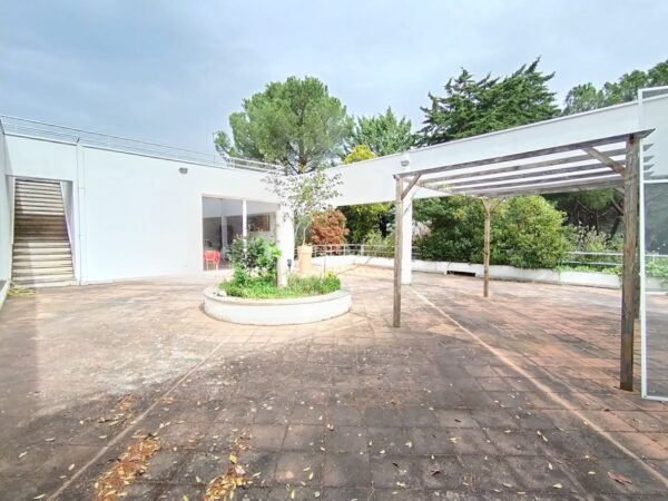 Villa immersa nel verde in zona Calendano - immagine 30