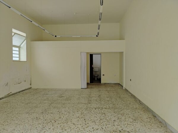 Locali adiacenti in zona Via Castel del Monte - immagine 2