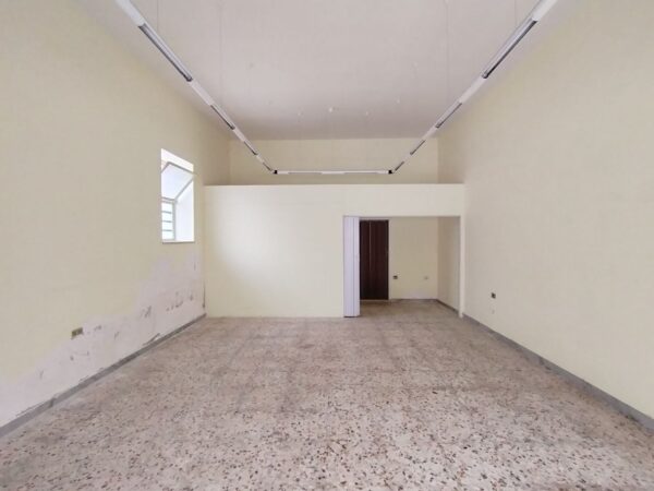 Locali adiacenti in zona Via Castel del Monte - immagine 7