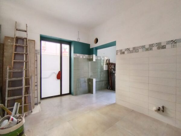Locale commerciale in zona Via Castel del Monte - immagine 3