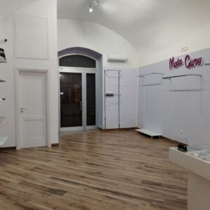 Locale commerciale in zona Viale IV novembre