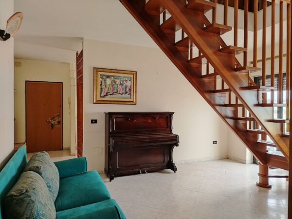 Appartamento con ascensore su II livelli in zona Via Prenestina - immagine 6