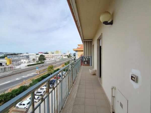 Appartamento con ascensore su II livelli in zona Via Prenestina - immagine 18