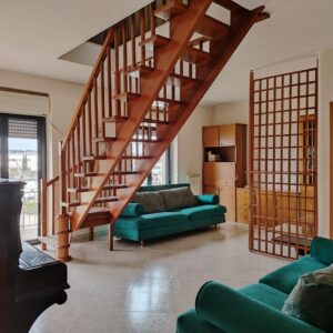Appartamento con ascensore su II livelli in zona Via Prenestina