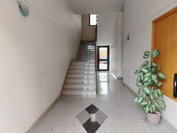 Appartamento con ascensore su II livelli in zona Via Prenestina - immagine 2