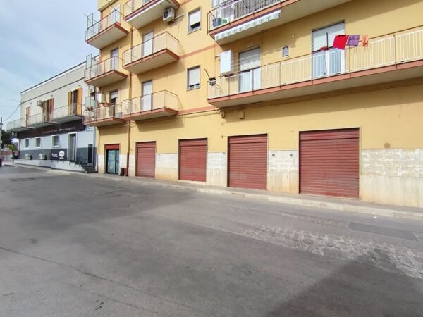 Locale commerciale in zona Via Don Minzoni - immagine 2