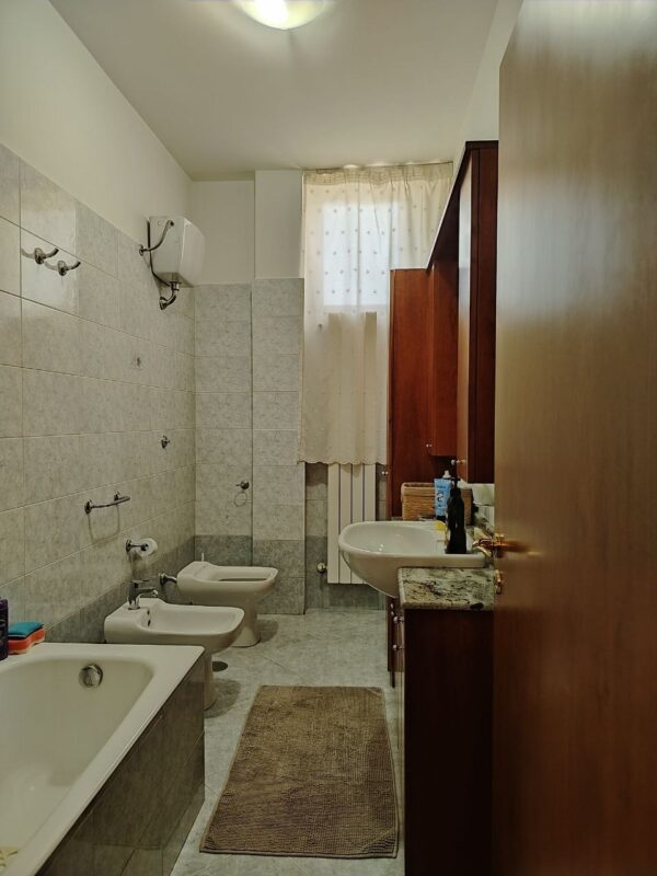 Soluzione indipendente con capannone In zona Via Scannagatta - immagine 10