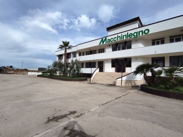 Capannone ad uso commerciale in zona Strada Provinciale 231 - immagine 23