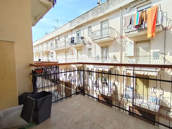 Appartamento con possibilità di garage in zona Via Castel del Monte - immagine 18