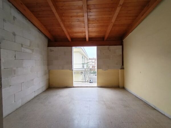 Soluzione semindipendente con terrazzo in zona Via Mereu - immagine 10