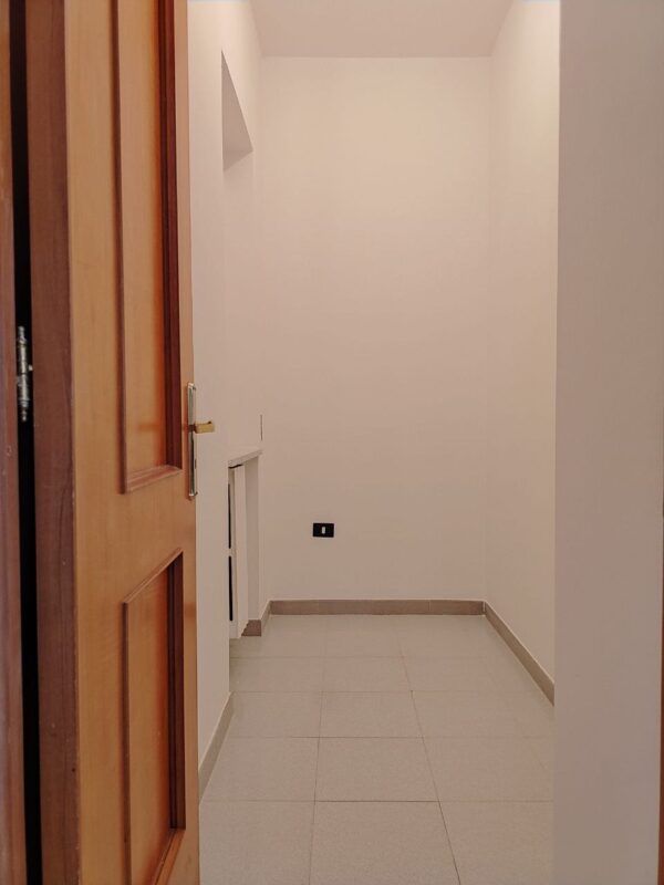 Soluzione semindipendente con terrazzo in zona Via Mereu - immagine 14