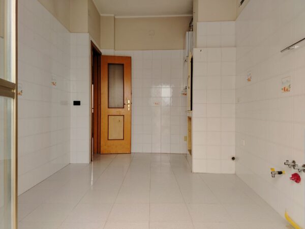 Soluzione semindipendente con terrazzo in zona Via Mereu - immagine 8