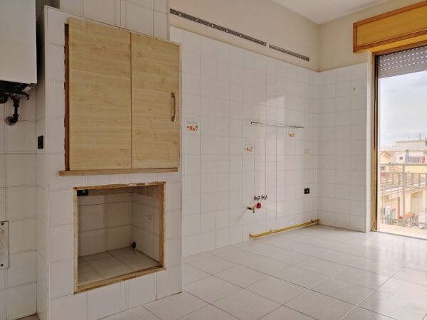 Soluzione semindipendente con terrazzo in zona Via Mereu - immagine 9