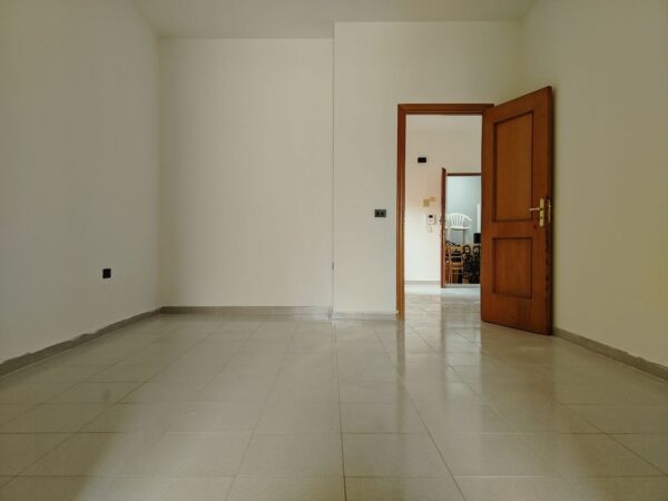 Soluzione semindipendente con terrazzo in zona Via Mereu - immagine 7