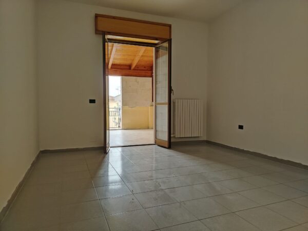 Soluzione semindipendente con terrazzo in zona Via Mereu - immagine 5