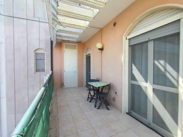 Appartamento con ascensore in zona Via Gravina - immagine 18