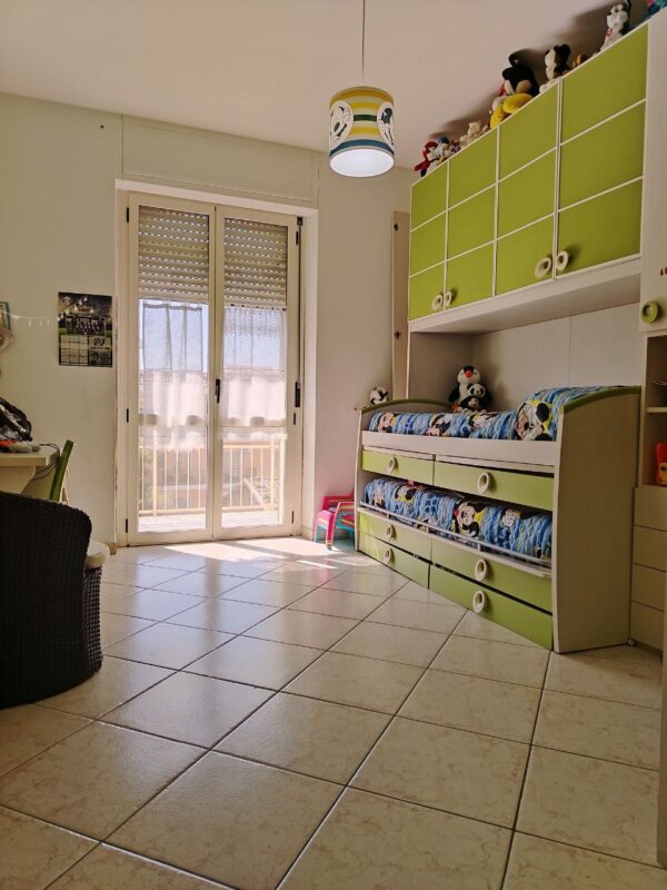 Appartamento con ascensore in zona Via Gravina - immagine 6