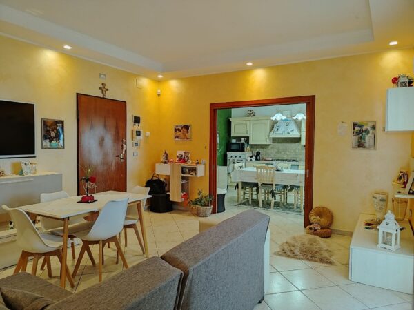 Appartamento con ascensore in zona Via Gravina - immagine 15