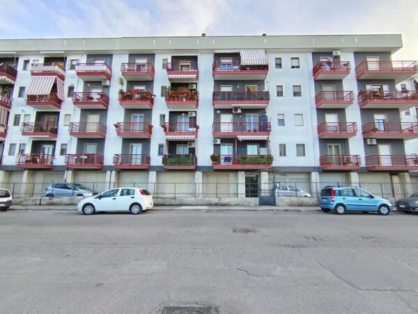 Appartamento con ascensore e garage in zona Via Prenestina