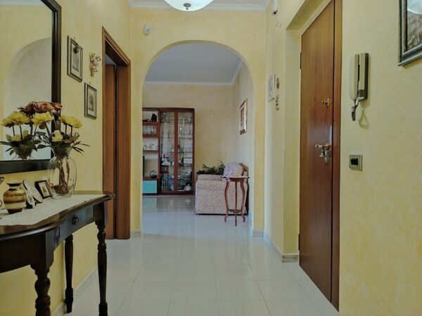 Appartamento con ascensore e garage in zona Via Prenestina - immagine 5