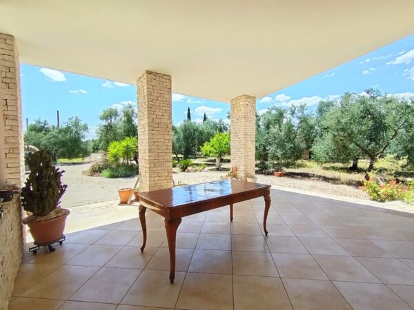 Villa su II livelli in zona Via Trani - immagine 24