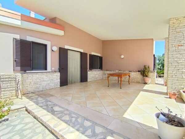 Villa su II livelli in zona Via Trani - immagine 2