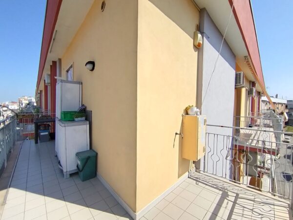 Appartamento con ascensore e possibilità di garage in zona Via Digione - immagine 25