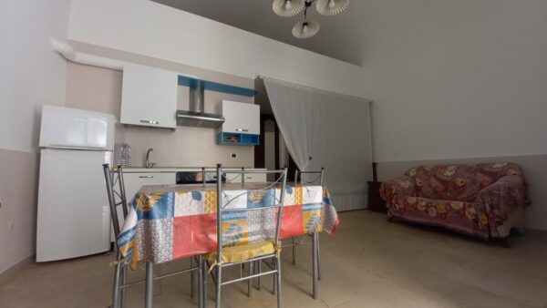 Locale per uso studio o abitazione in zona Via Sant'Elia - immagine 2