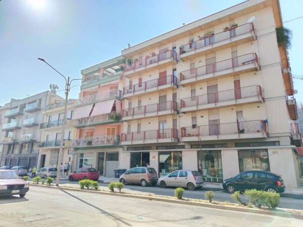 Appartamento con ascensore in zona Viale IV Novembre