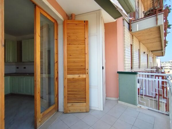 Appartamento con ascensore in zona Viale IV Novembre - immagine 5