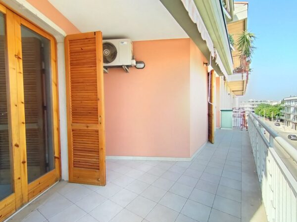 Appartamento con ascensore in zona Viale IV Novembre - immagine 6