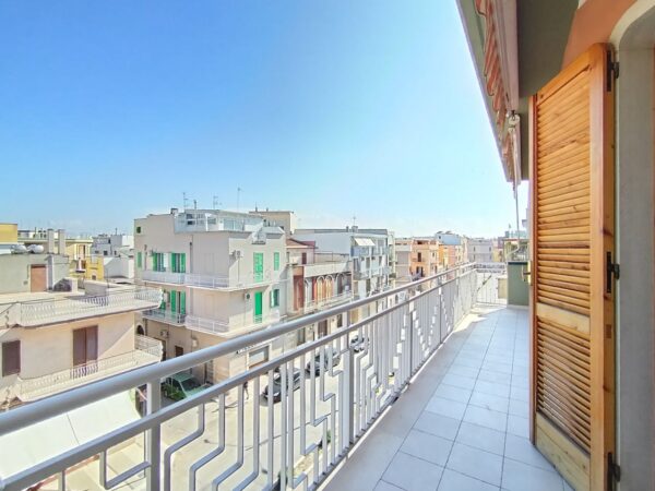 Appartamento con ascensore in zona Viale IV Novembre - immagine 16