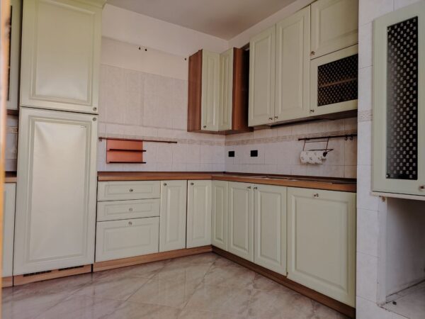 Appartamento con ascensore in zona Viale IV Novembre - immagine 11