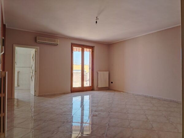 Appartamento con ascensore in zona Viale IV Novembre - immagine 10