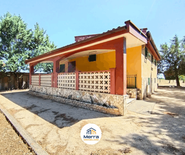 Villa con veranda e box auto in zona Contrada Coda di Volpe