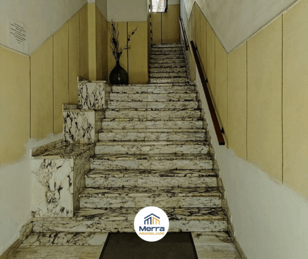 Luminoso appartamento con terrazzo in zona Via Din Minzoni - immagine 2