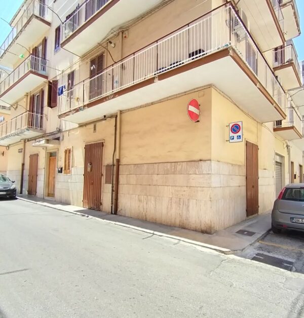 Locale uso abitativo in zona Via San Vito