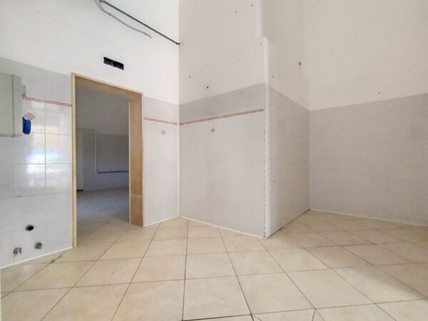 Locale commerciale in zona Via Gravina - immagine 6