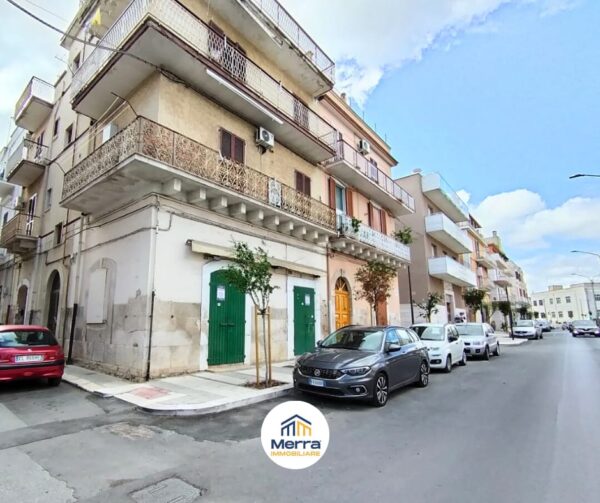 Locale commerciale in zona Viale Ettore Fieramosca