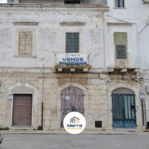 Locale uso deposito in Piazza Buonarroti